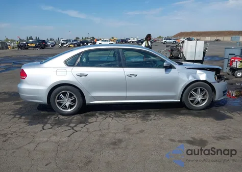 2012 Volkswagen Passat 2.5L S z USA, uszkodzony, nr VIN 1VWAP7A34CC078380